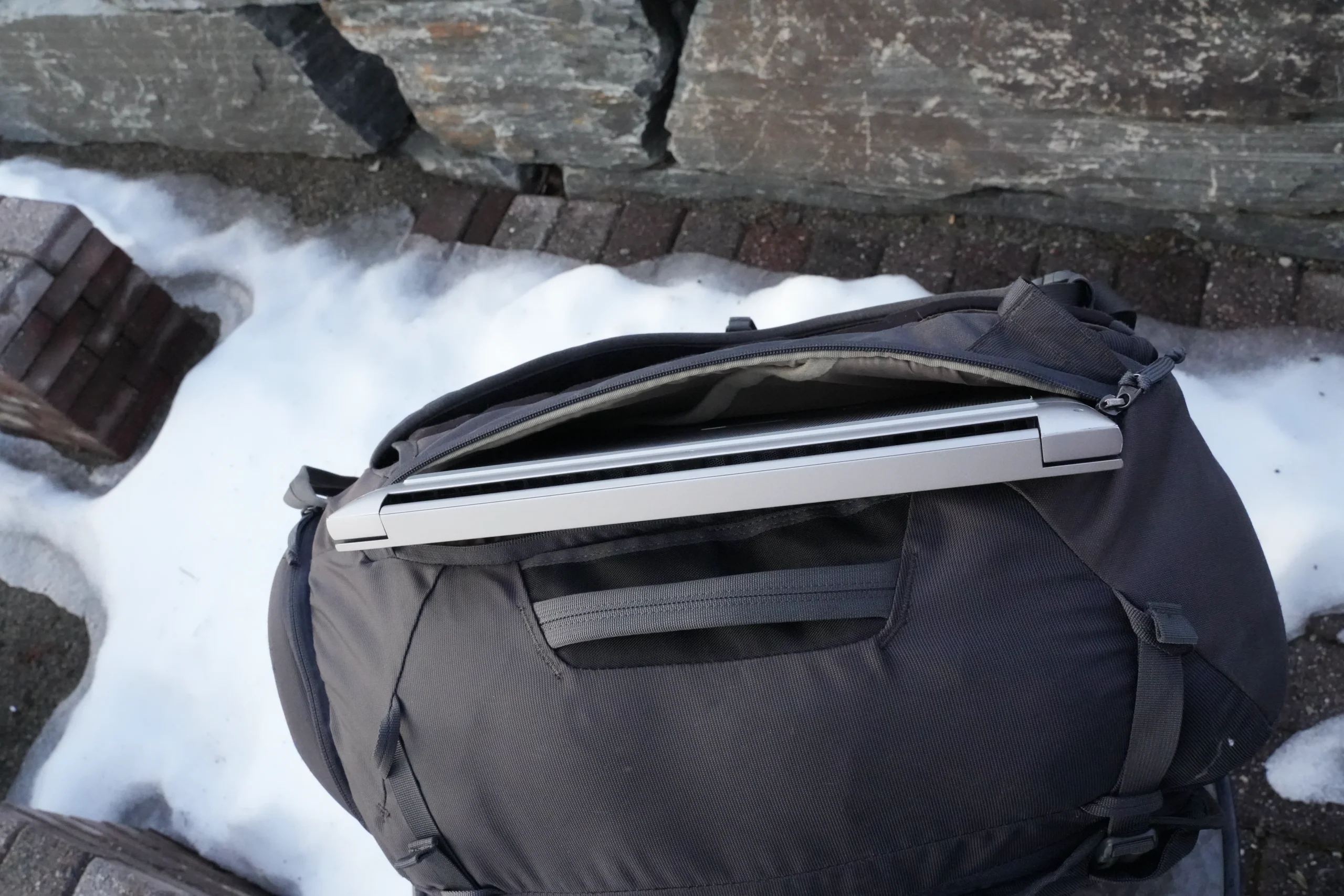 Thule Landmark 40 laptop sleeve with MacBook showing fit