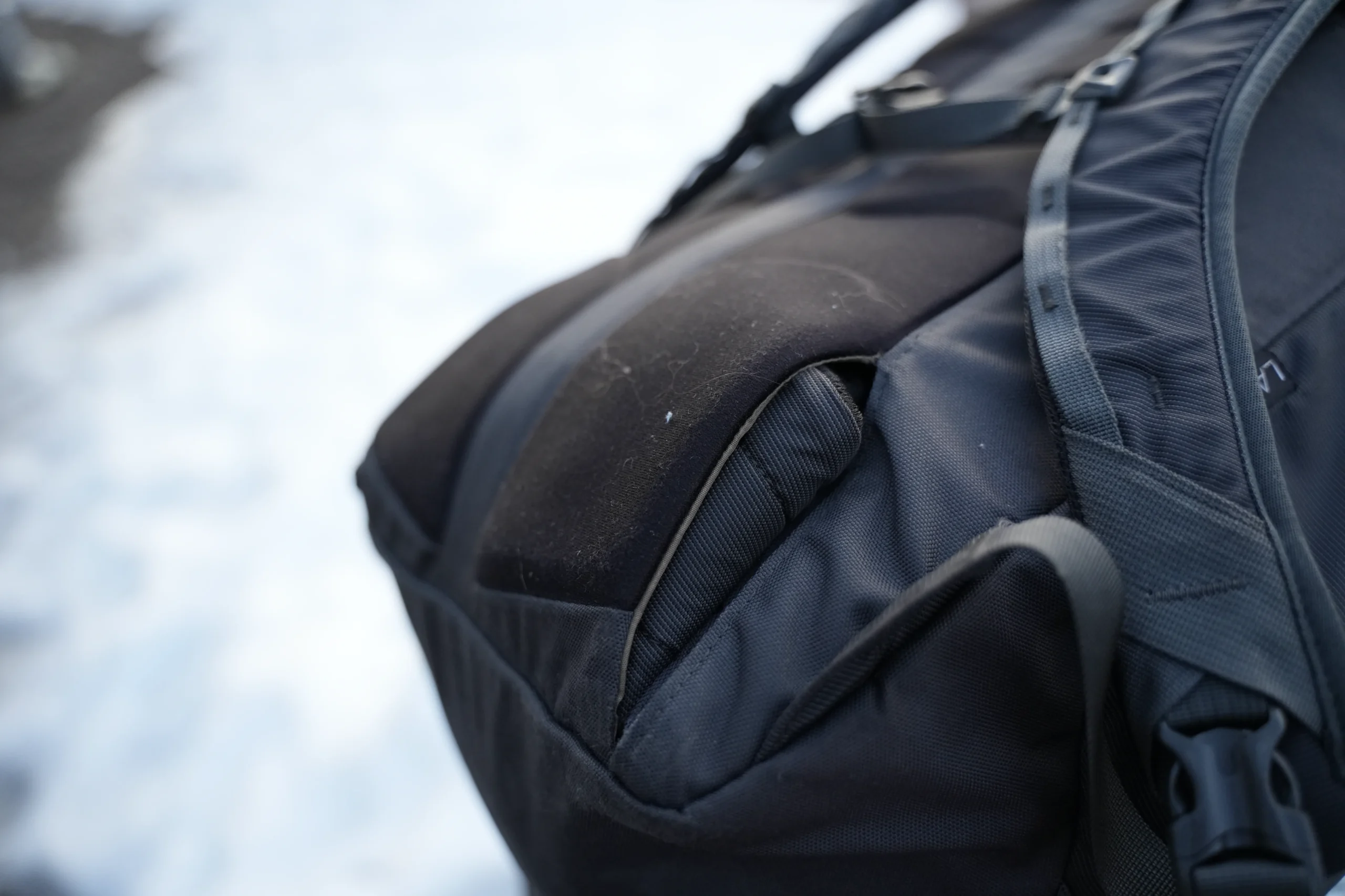 Thule Landmark 40 hipbelt stowed away inside back panel