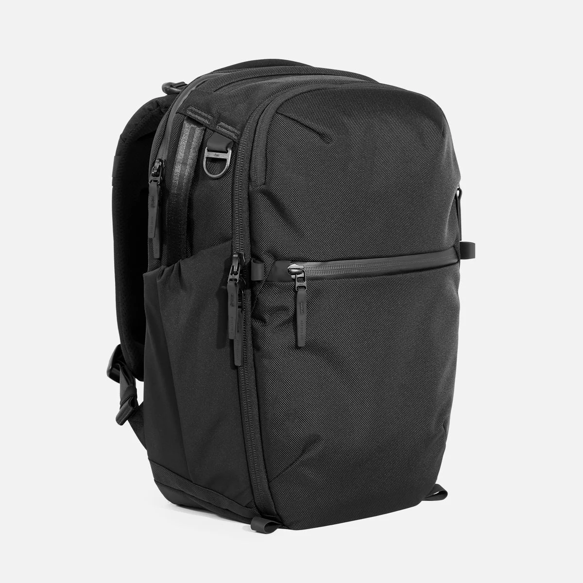 Aer Travel Pack 4 28L in black colorway
