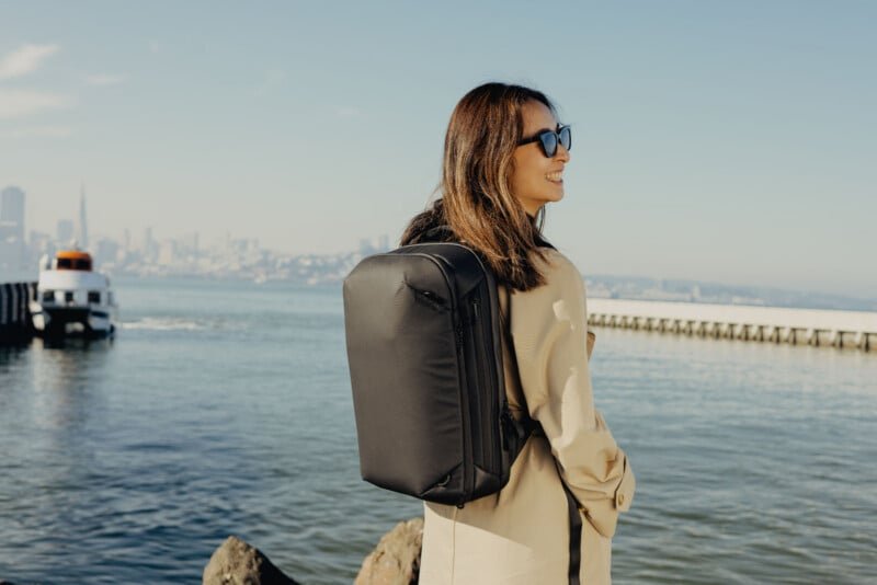 Peak Design Travel Backpack 20L in Black
