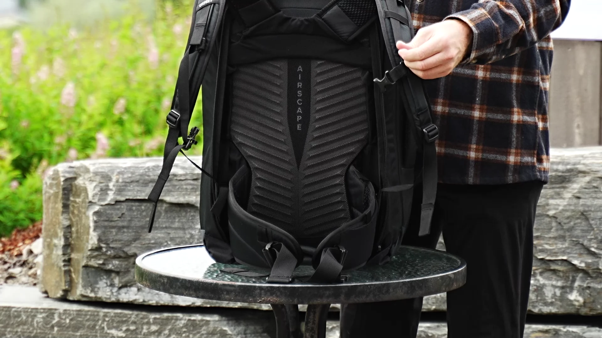 Osprey Farpoint 40 AirScape back panel and suspension system with AIRSCAPE text visible