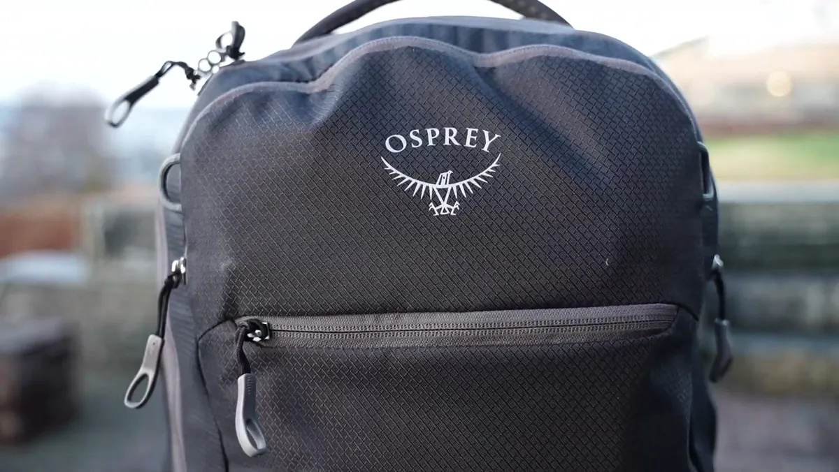 Close-up of the Osprey Daylite 26+6 ripstop fabric and embroidered Osprey logo