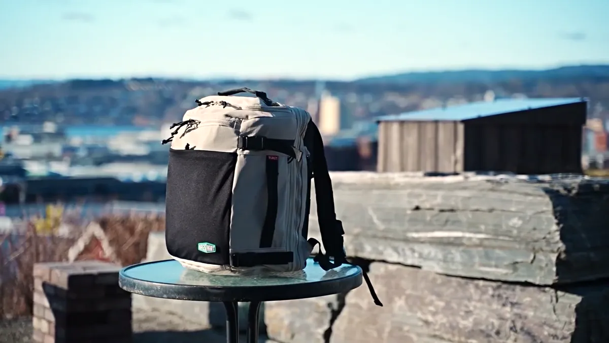 The Bagsmart Blast expandable travel backpack, an alternative to the Osprey Daylite 26+6